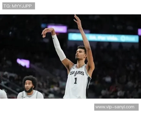 纳斯宣布麦凯恩缺席接下来的两场背靠背比赛刚复出后状态堪忧