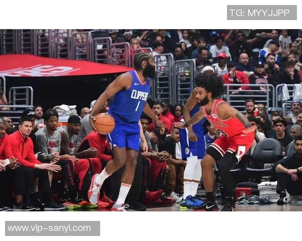 快船第三节发力哈登狂砍14分小卡贡献10分助队净胜11分