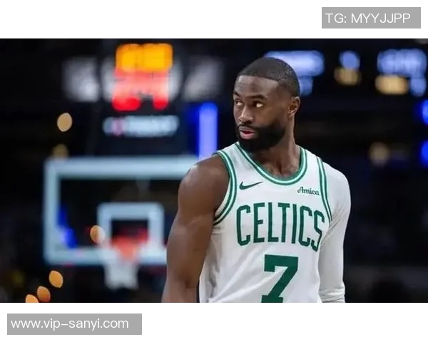 杰伦布朗连续9场30分表现惊艳创造绿军历史新纪录引发热议