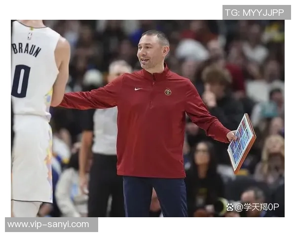 阿德尔曼强调球员需积极发声领导不仅要以身作则还要引领团队 阿德尔曼强调球员需积极发声领导不仅要以身作则还要引领团队